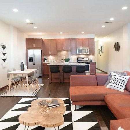 2Br Airy & Tidy Apt With Free Covered Parking - Central Modern ชิคาโก ภายนอก รูปภาพ