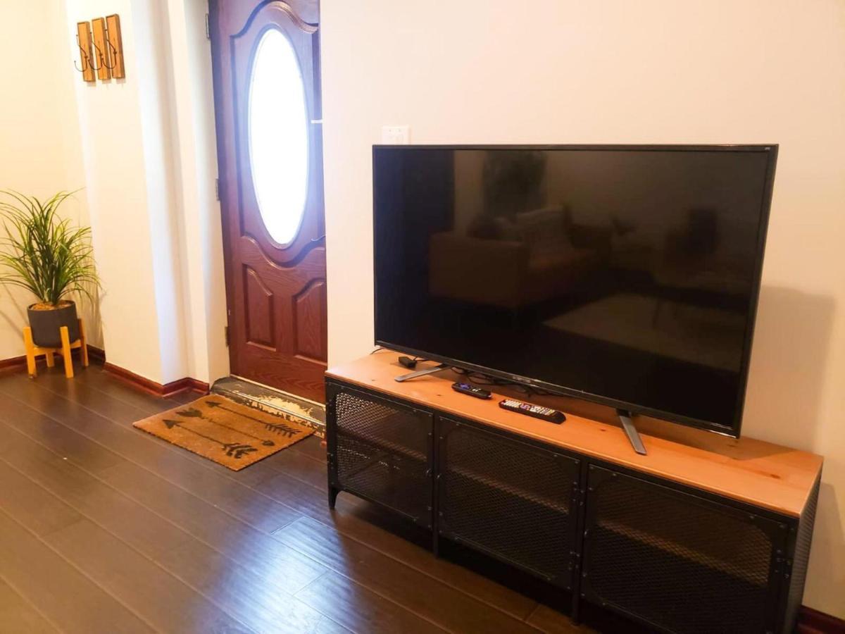 2Br Airy & Tidy Apt With Free Covered Parking - Central Modern ชิคาโก ภายนอก รูปภาพ