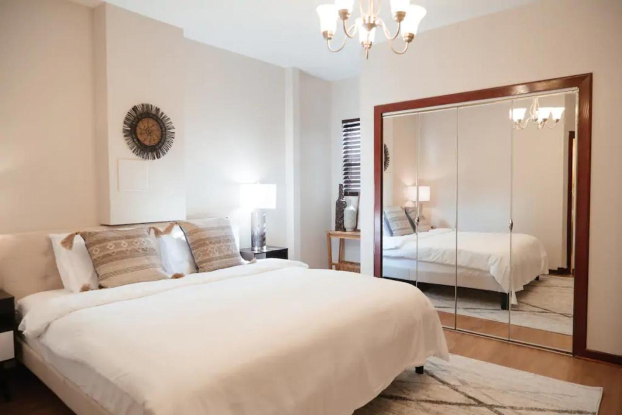 2Br Airy & Tidy Apt With Free Covered Parking - Central Modern ชิคาโก ภายนอก รูปภาพ